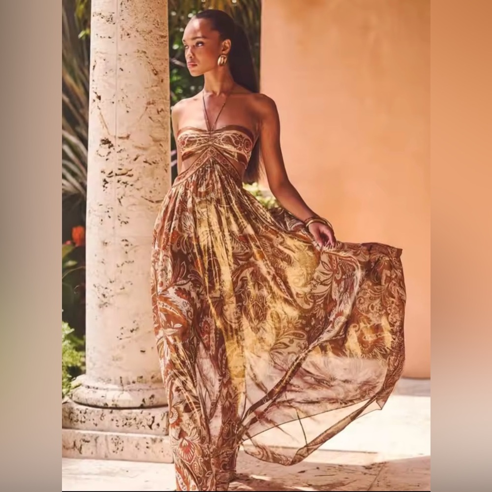 Chic Strapless Paisley Dress